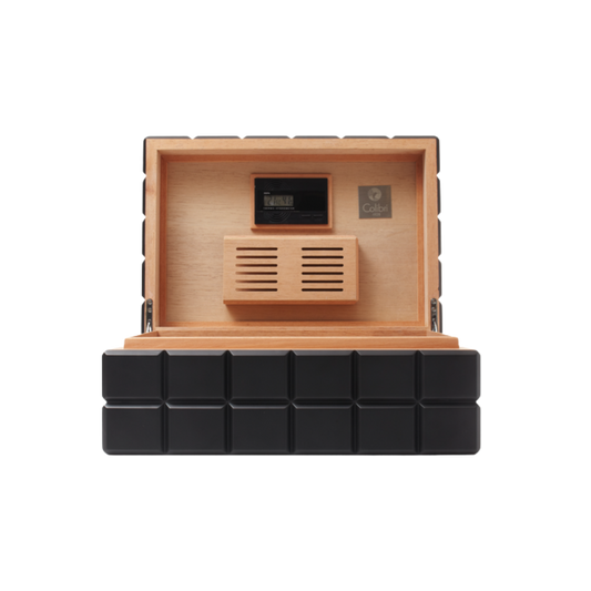 Colibri Heritage Humidor Black open met cedar binnenzijde, digitale hygrometer en ruimte voor 100-125 sigaren