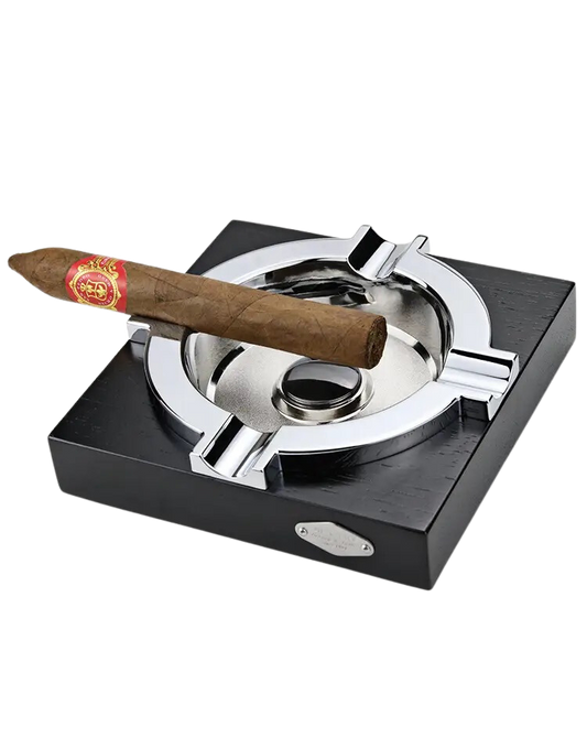 sigarenasbak voor 4 sigaren van hardhout en metaal met 1 sigaar erin