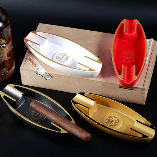 4 stijlvolle sigaren asbakken in wit, goud, rood en zwart