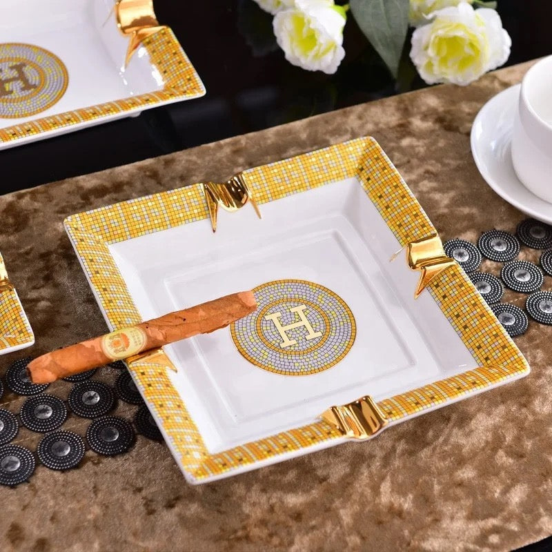 stijlvolle en luxe asbak met print