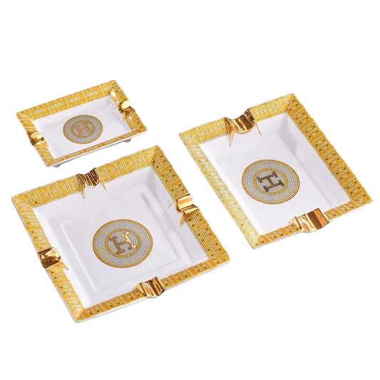 3 keramieke asbakken in wit/goud keramiek met patroon
